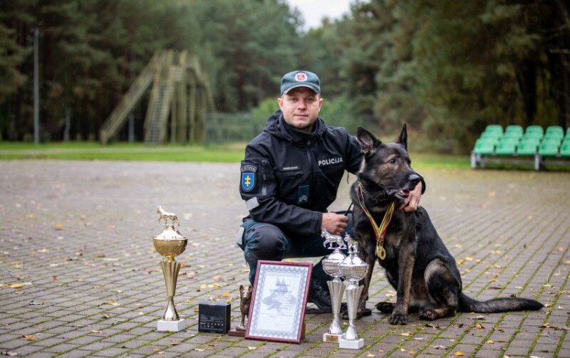 Dingusį senolį Visagine surado tarnybinis šuo Rokis