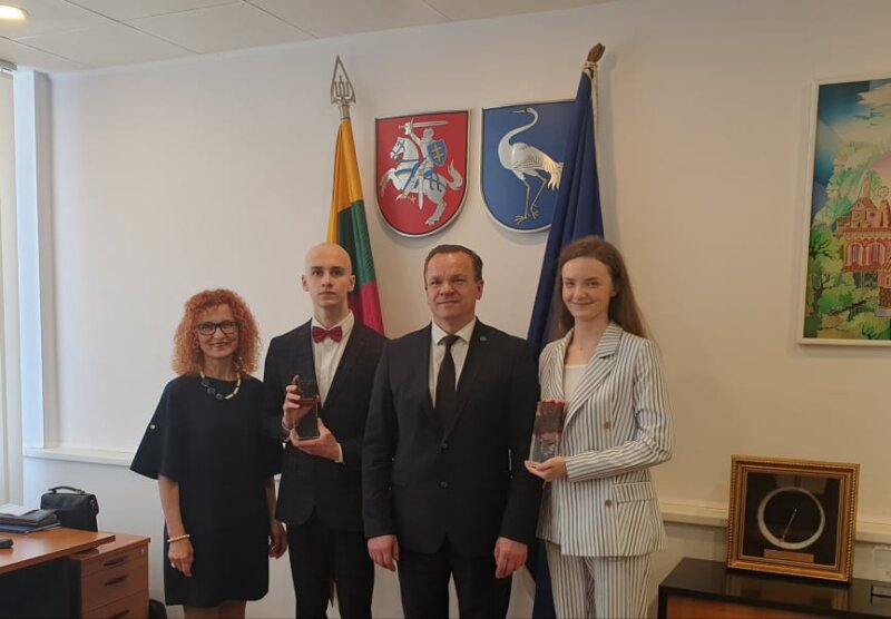 Pasveikinti pirmieji iš geriausiųjų 2019 m. mokinių