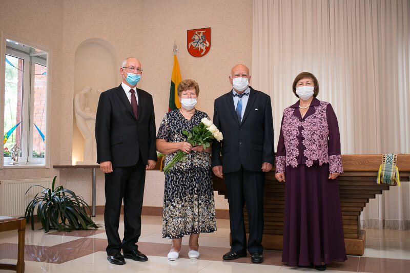 Sveikinimai auksinių vestuvių proga