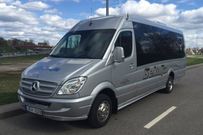 Laikinai stabdomi autobusų reisai