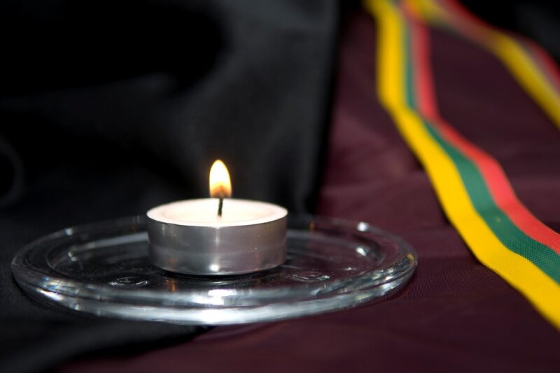 Kviečiame visus sausio 13 d. 8.00 val. uždegti vienybės ir vilties žvakutę!