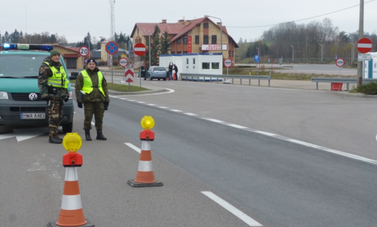 Литва начинает контроль приезжающих из Польши на автомобилях  