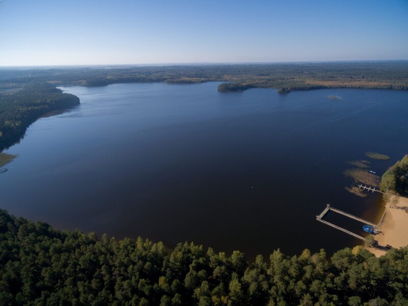  2021 m. Visagino ežero pakrantėje, irklavimo bazės teritorijoje buvo įrengtas valčių nuleidimo...