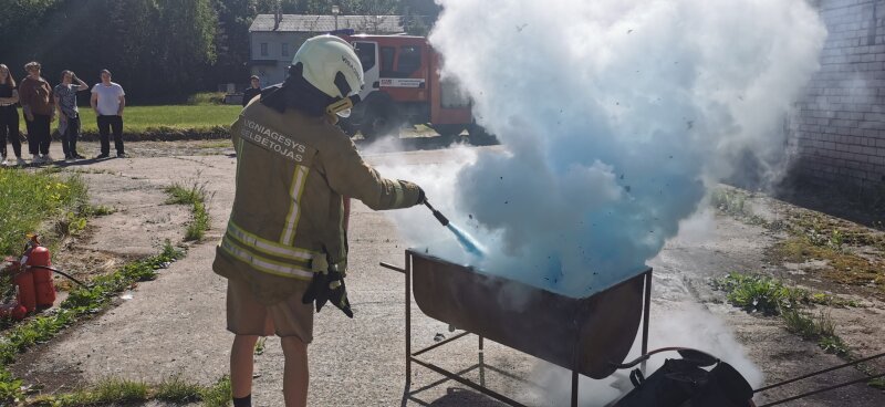 „Žmogaus saugos“ praktiniai užsiėmimai Visagino priešgaisrinėje gelbėjimo tarnyboje