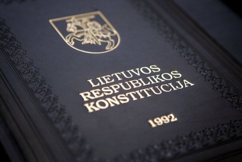 Spalio 25 d. – Lietuvos Respublikos Konstitucijos diena