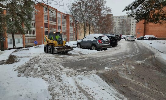 Visagino kiemuose valomas sniegas 