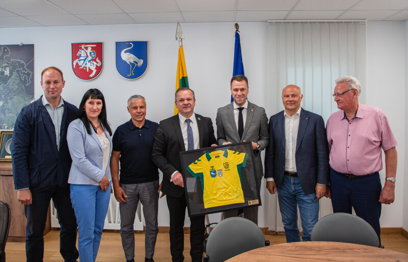 Visagine lankėsi Lietuvos futbolo federacijos prezidentas ir kiti garbūs futbolo atstovai