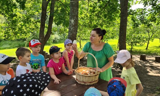 „Auksinio raktelio“ priešmokyklinukai dalyvauja vasaros vaikų užimtumo stovykloje „Mažieji gamtos...