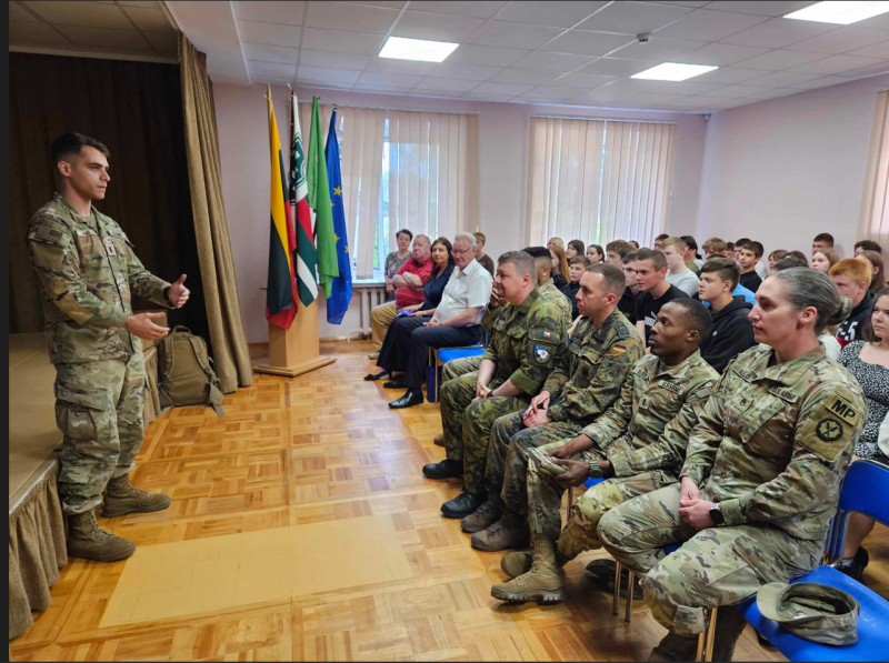 Šiemet švenčiame 20-ąsias narystės NATO metines