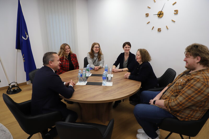 Ypatingas dėmesys Visaginui – savivaldybėje lankosi Jungtinės Karalystės ambasadorė Elizabeth Boyles