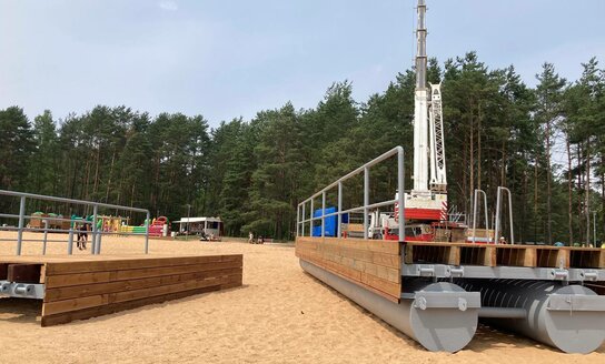 Vykstant pontoninio tilto montavimo darbams, prašome laikytis saugumo reikalavimų